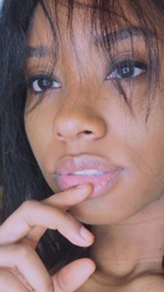 Denae, companion in New York