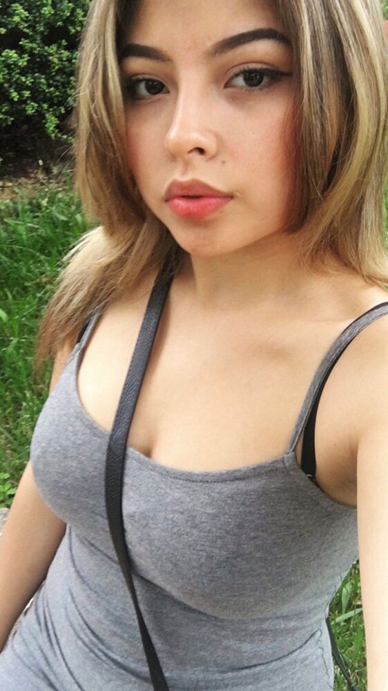 Deyanira, companion in New York