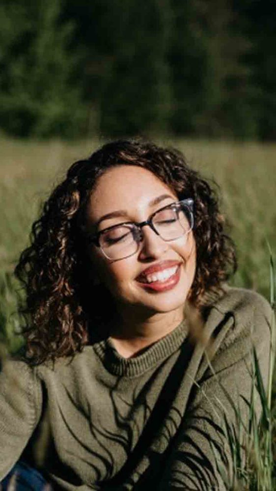Jade, companion in Salem