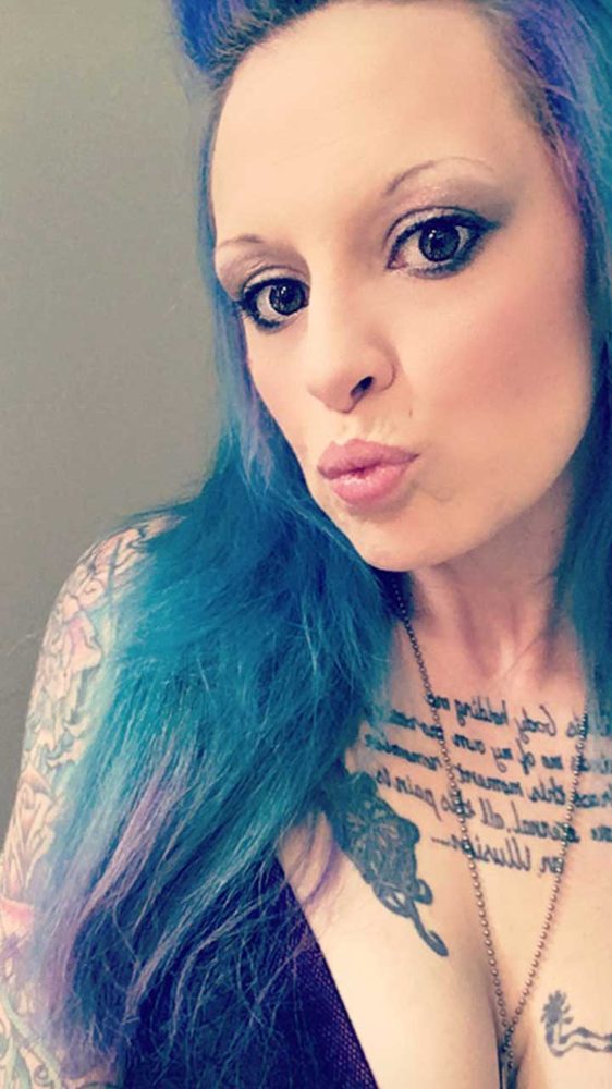 Suicidegirl, companion in Harrisburg