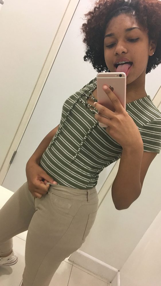 Tonnee, companion in Houston