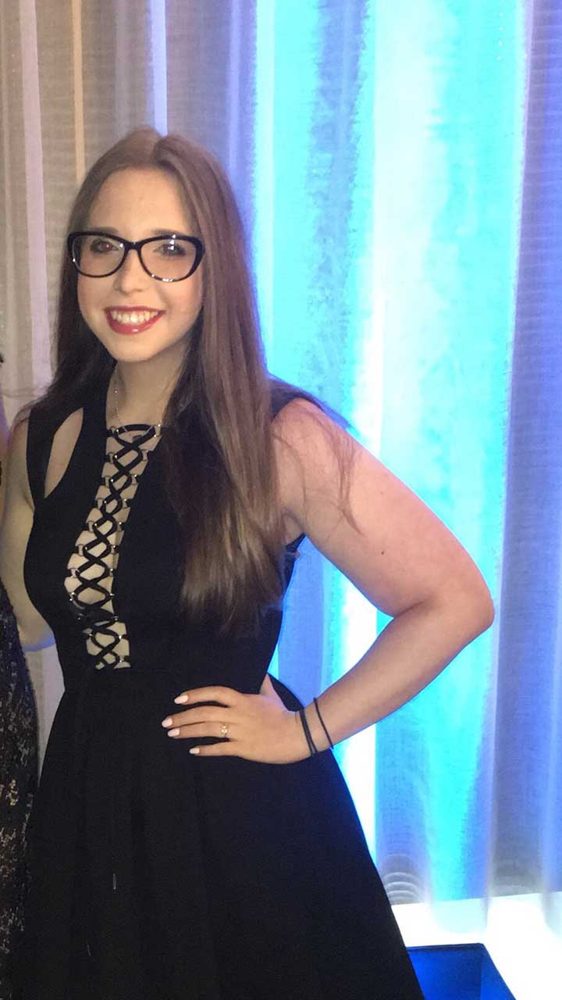 Tori, companion in Lansing