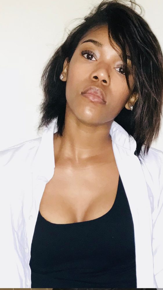 Yani, companion in Hamilton